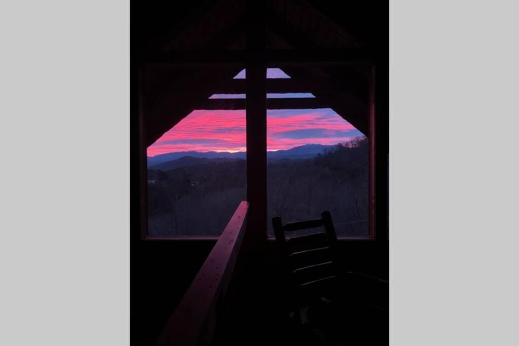 View! Private! Hot Tub,Pool Table,Fireplace,Relax! Sevierville Buitenkant foto
